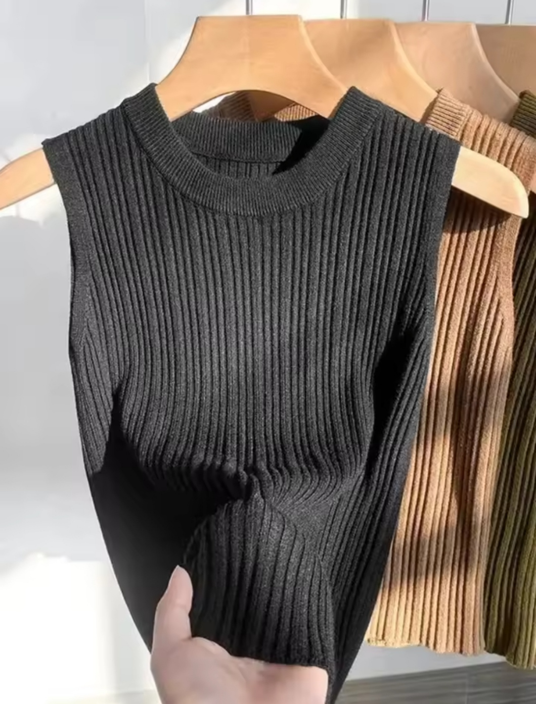 Susanna™ - Top minimalismo accogliente